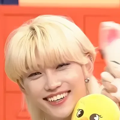 polybuzz ai - SKZ- Felix